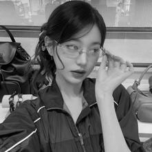 Tessie. ❤︎₊ ⊹